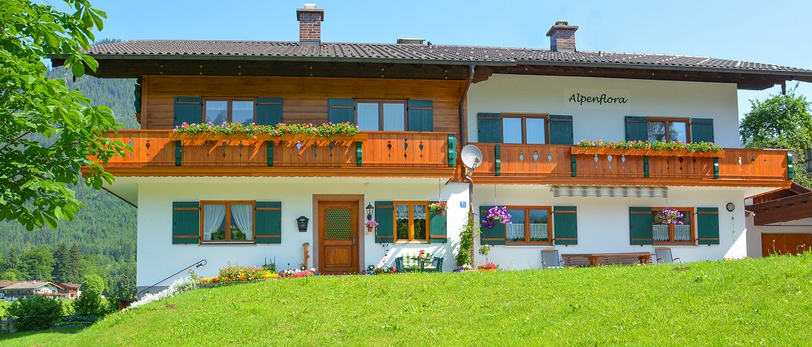 Hausbild Ferienwohnungen Alpenflora in Ramsau